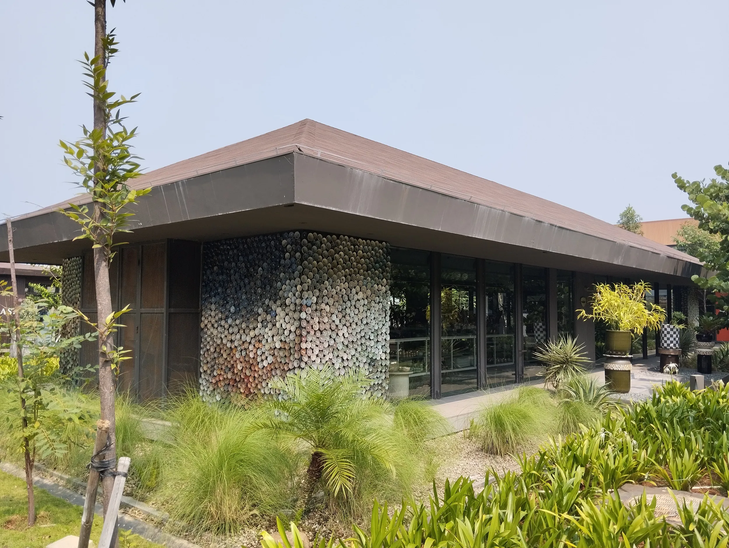 Exterior of the Gaya Ceramic showroom in Ubud, Bali